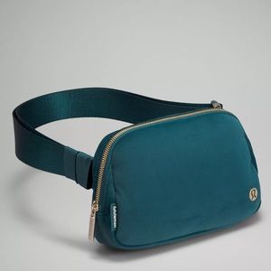 Lululemon Velour Everywhere Belt Bag 1L - Green Jasper/Gold NWT